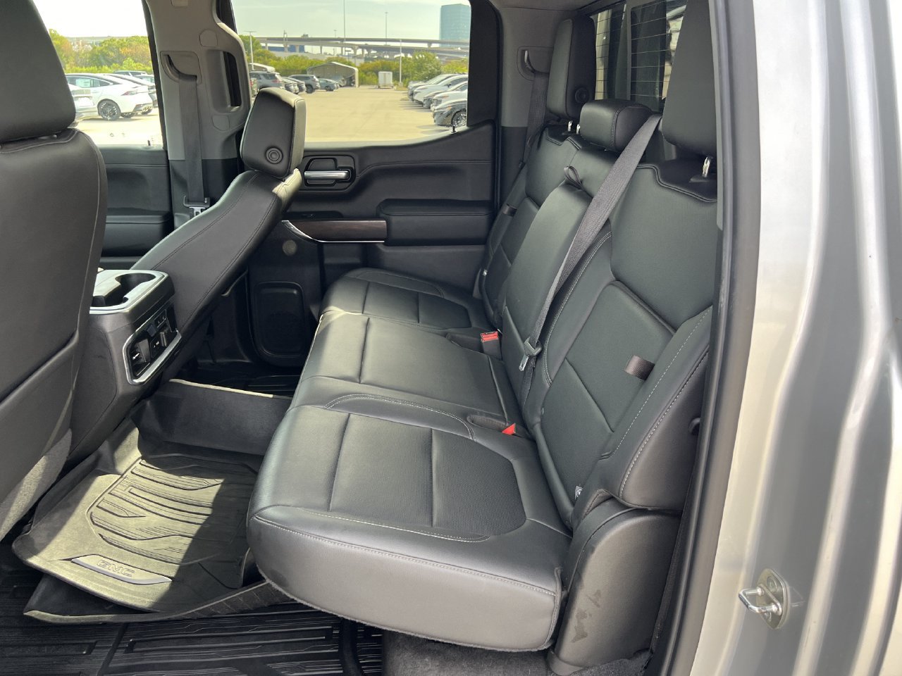 Used 2020 GMC Sierra 1500 SLT RWD image 23