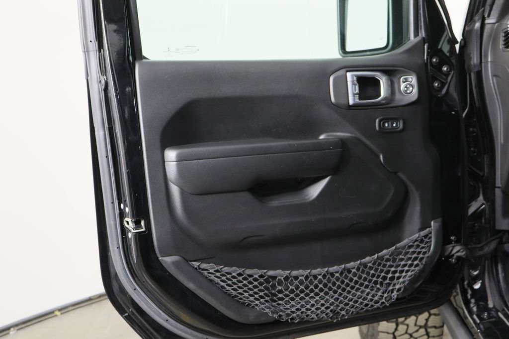 Used 2022 Jeep Gladiator Rubicon w/ Cold Weather Group image 20