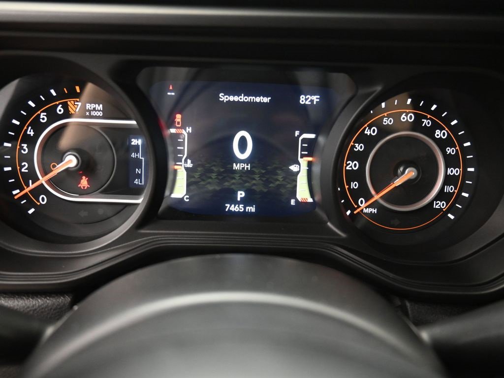 Used 2025 Jeep Gladiator Mojave w/ Convenience Group image 3