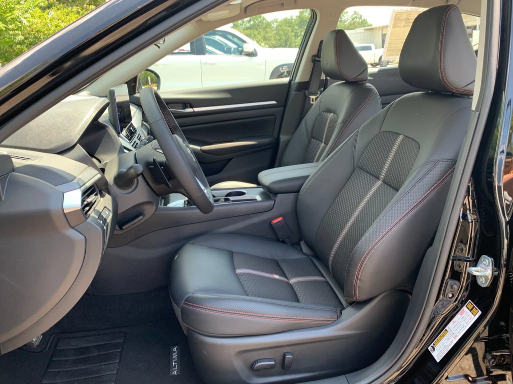 Used 2026 Nissan Altima 2.5 SR FWD image 9