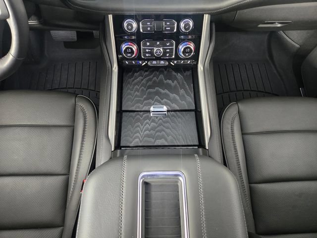 Used 2024 GMC Yukon Denali w/ Advanced Technology Package AWD/4WD image 26