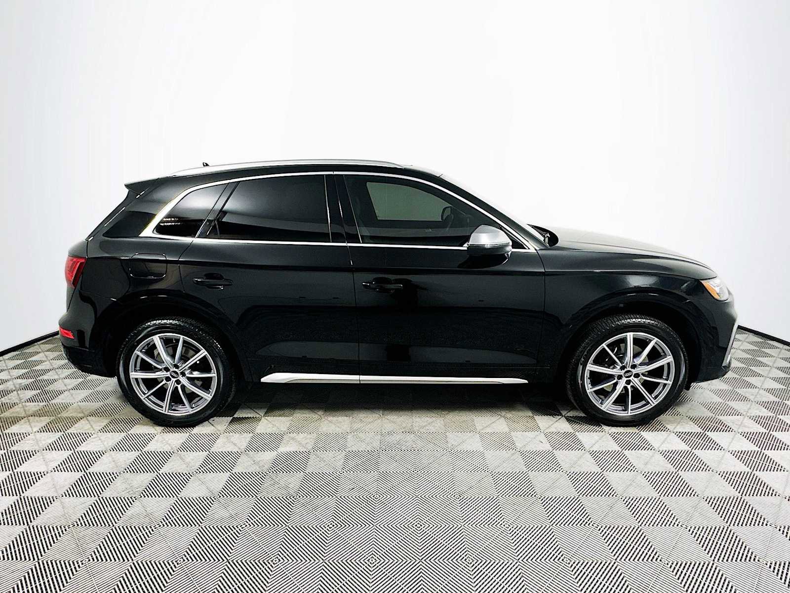 Used 2022 Audi SQ5 Premium Plus w/ Premium Plus Package image 8