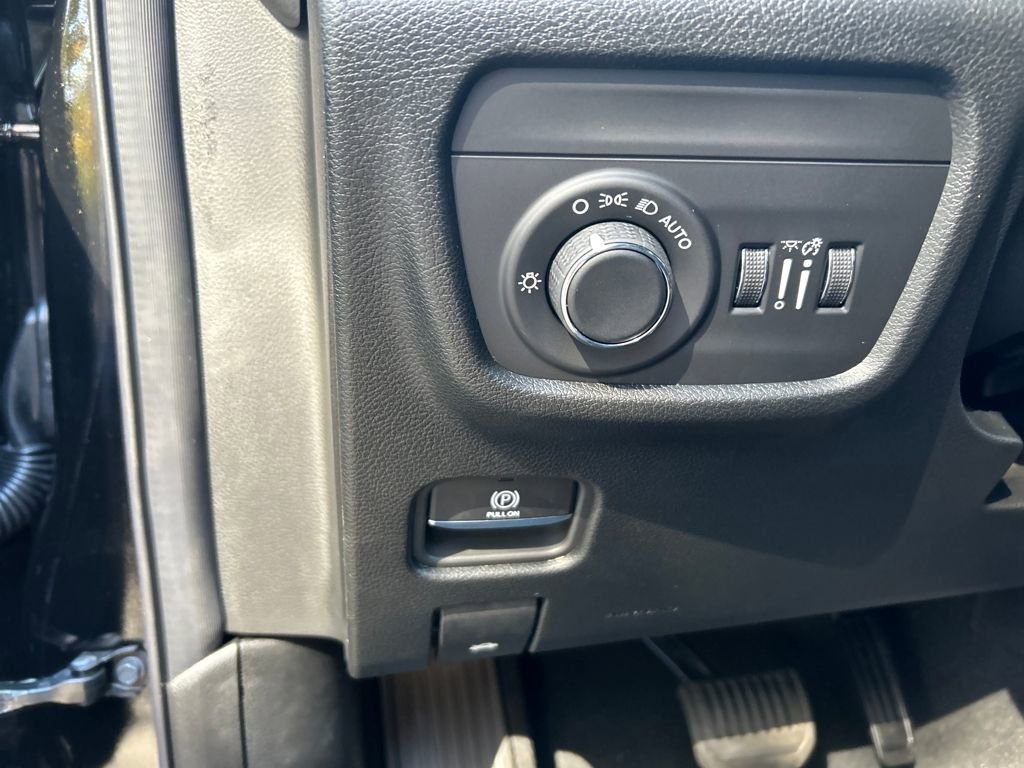 New 2025 Jeep Grand Cherokee L Altitude image 13