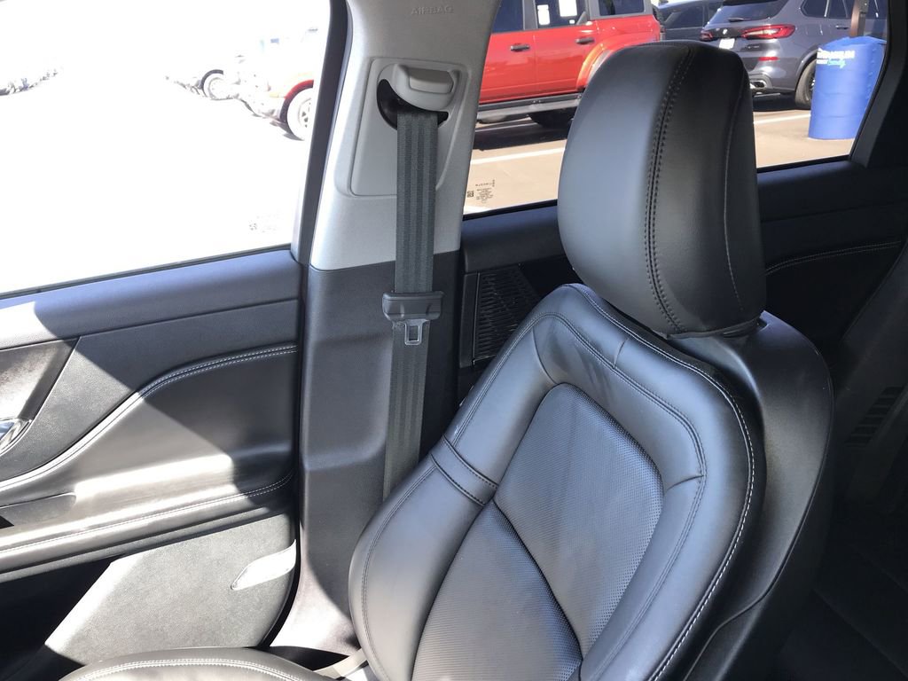 Used 2022 Lincoln Corsair AWD w/ Premium Package image 24