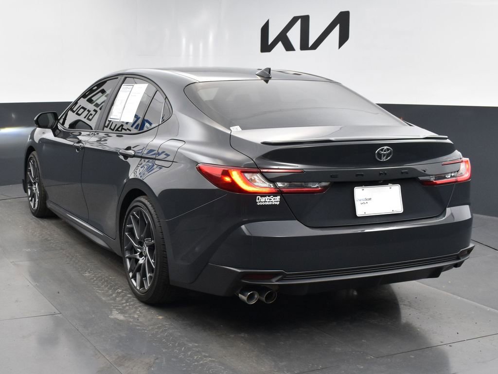 Used 2025 Toyota Camry SE w/ Convenience Package image 4