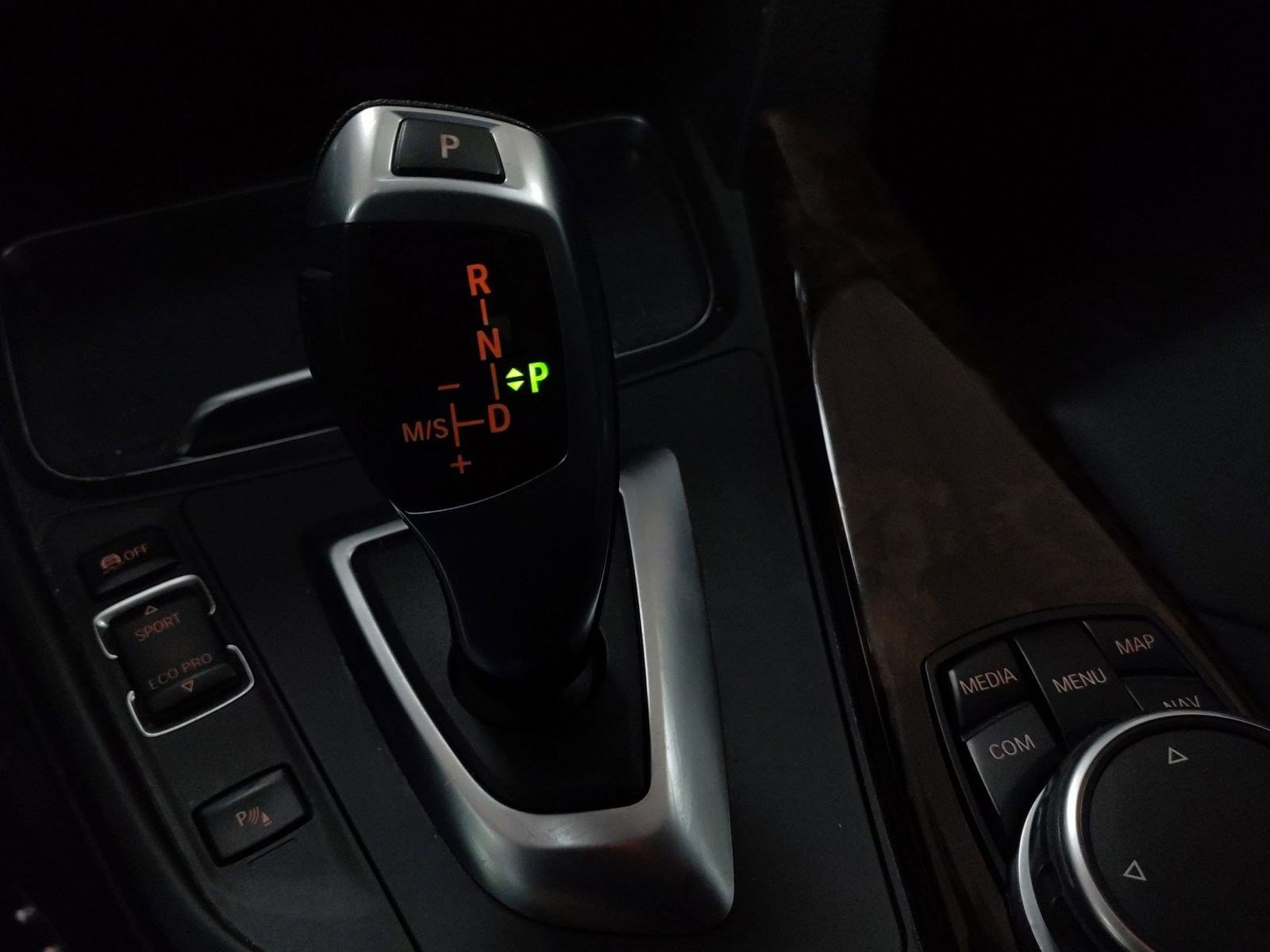 Used 2017 BMW 320i xDrive Sedan image 14