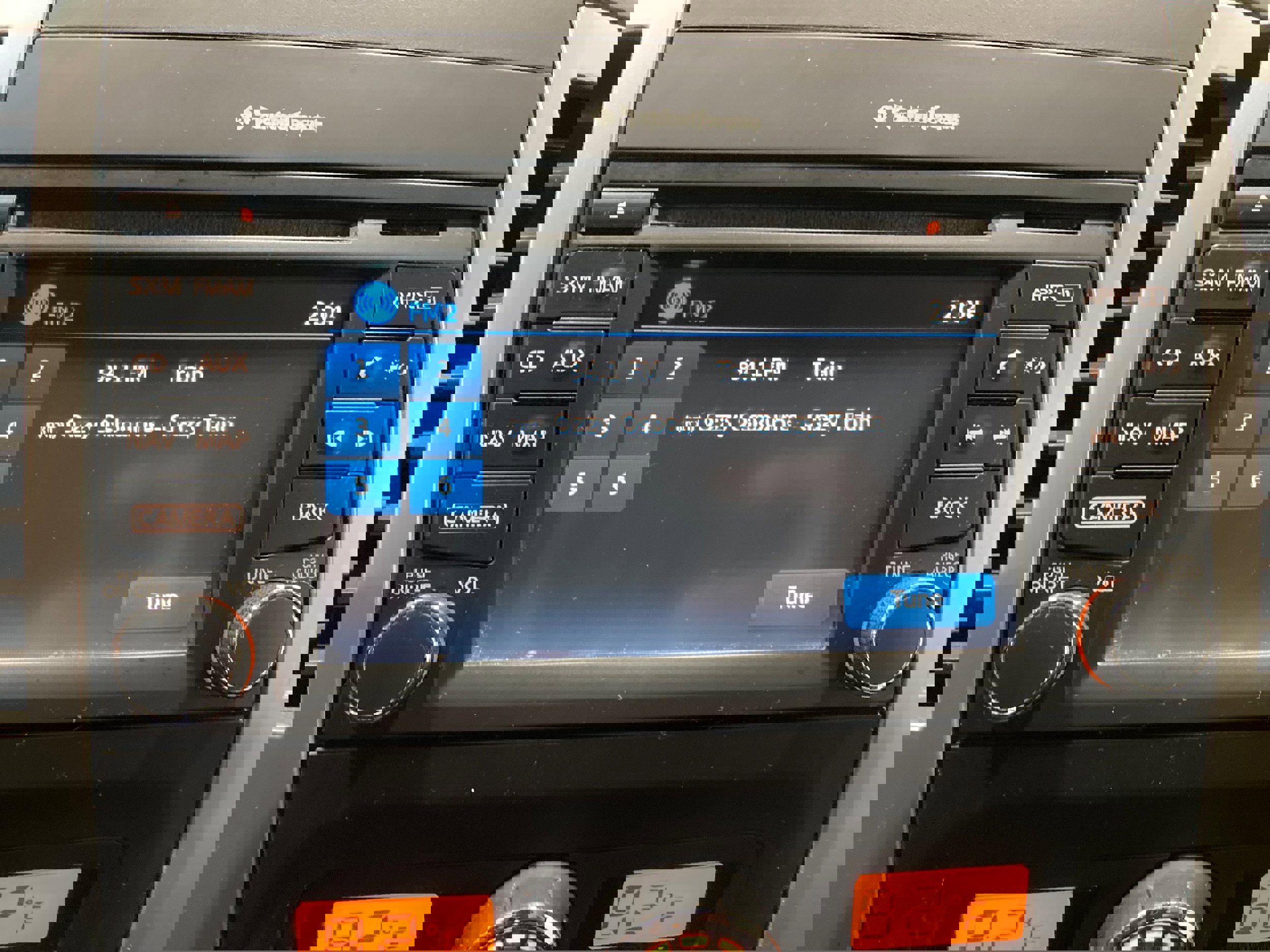 Used 2017 Nissan Frontier PRO-4X image 26