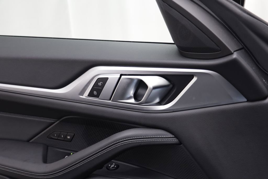 Certified 2025 BMW i4 xDrive40i image 7