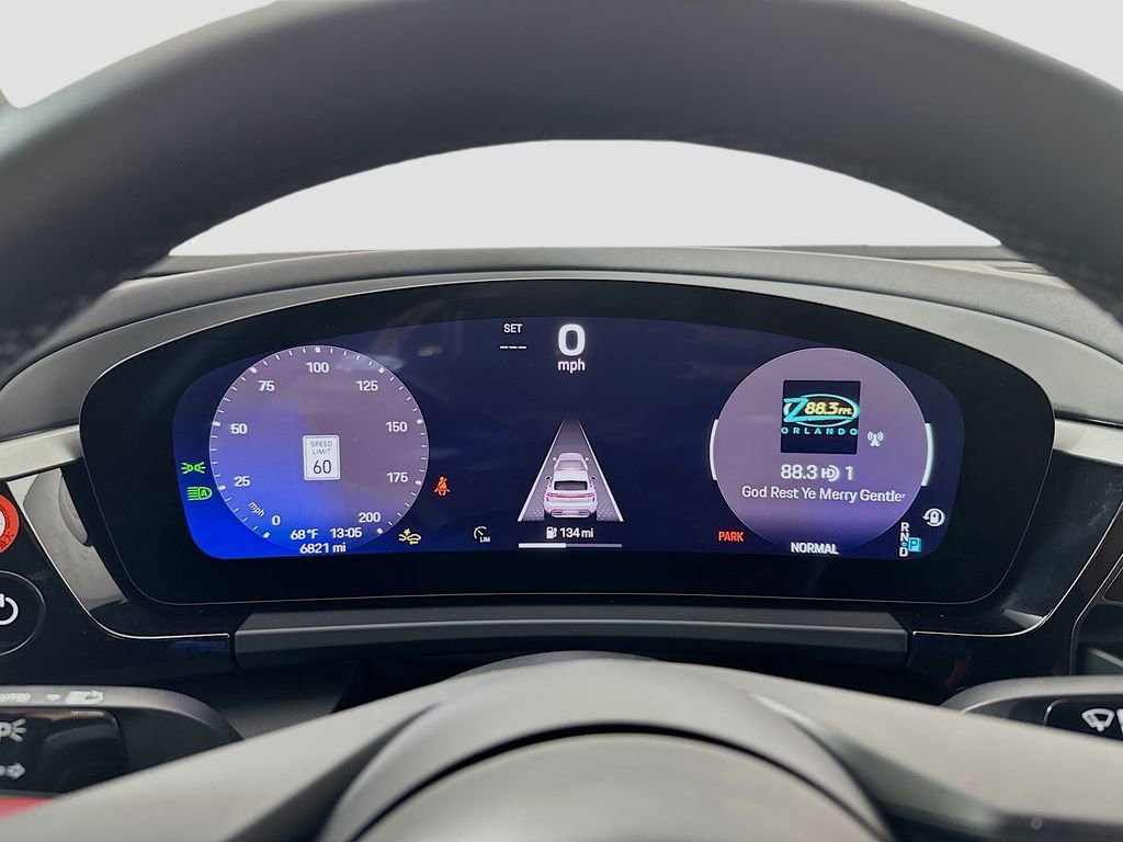 Used 2025 Porsche Macan 4S Electric image 13