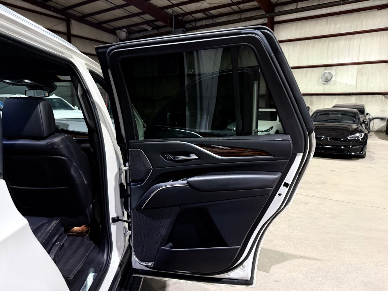 Used 2022 Cadillac Escalade Luxury AWD/4WD image 20