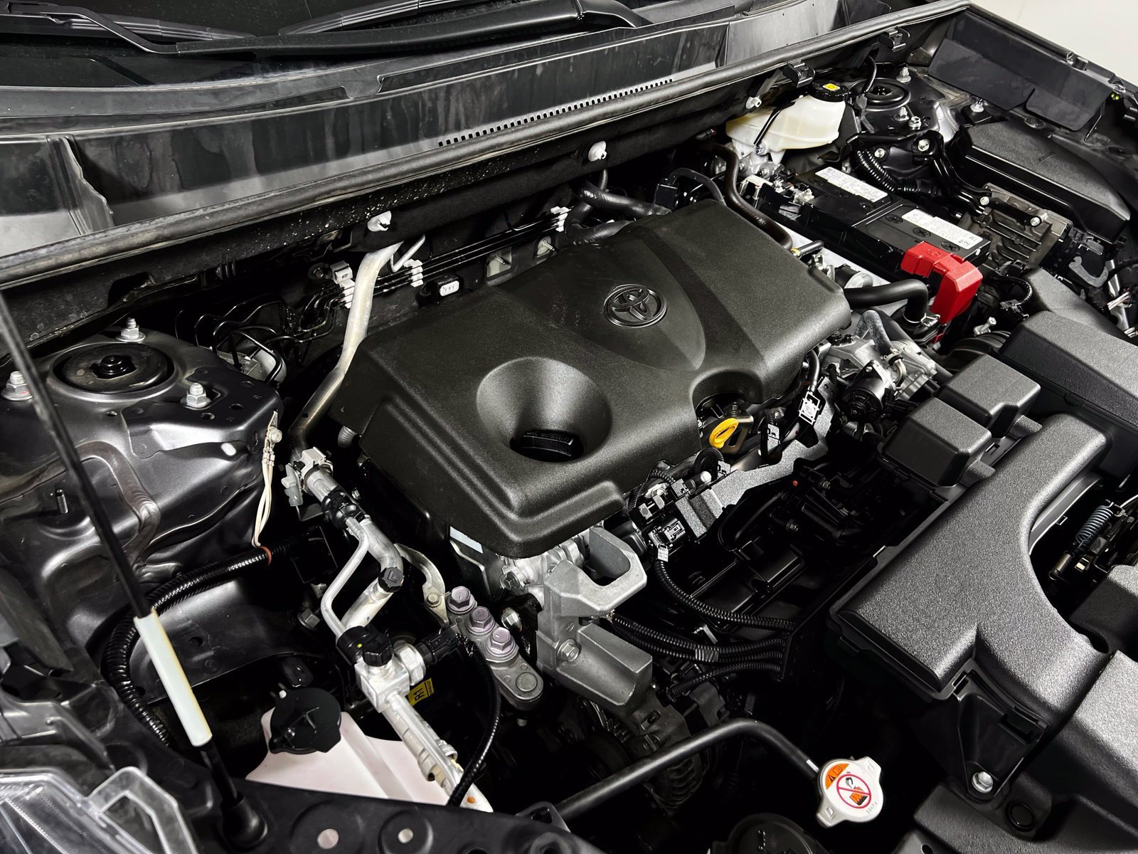 Certified 2025 Toyota RAV4 XLE FWD image 10