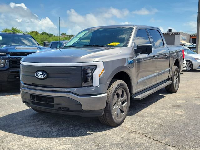 Used 2025 Ford F150 Lightning Flash image 32