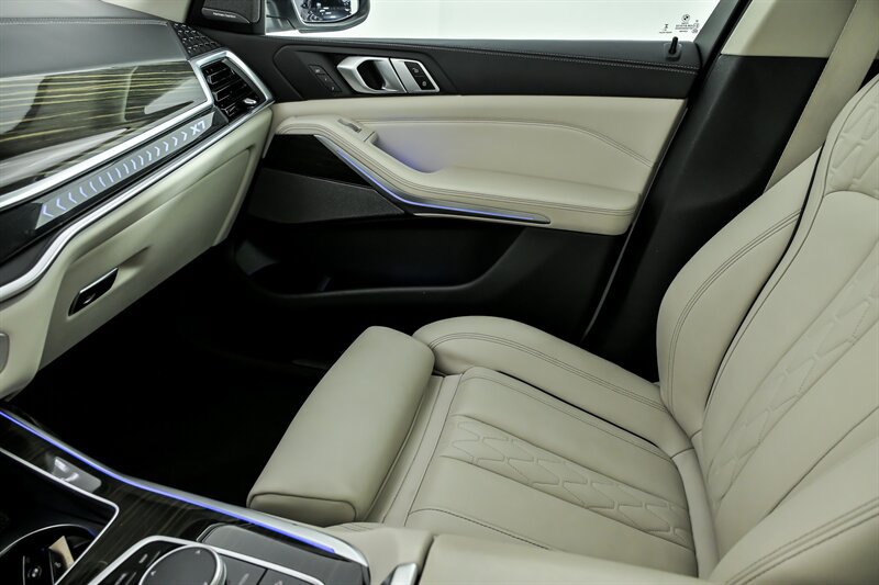 Used 2023 BMW X7 xDrive40i AWD/4WD image 37
