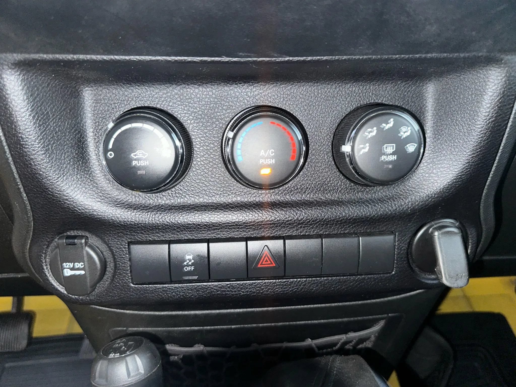 Used 2015 Jeep Wrangler Unlimited Sport AWD/4WD image 28