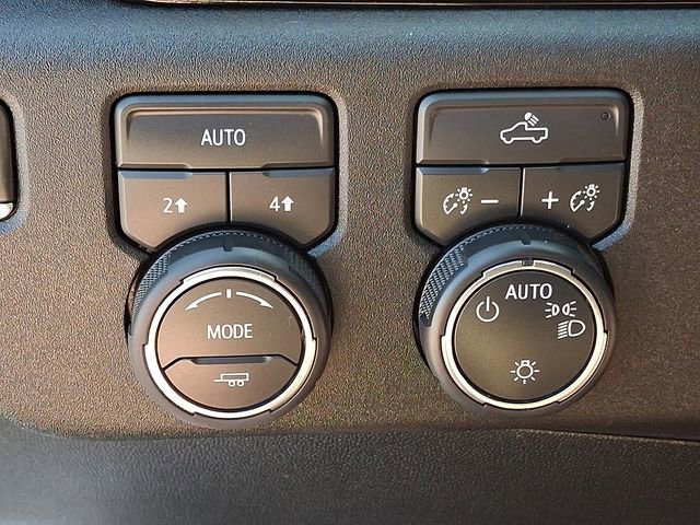 Used 2026 Chevrolet Silverado 1500 LT AWD/4WD image 24