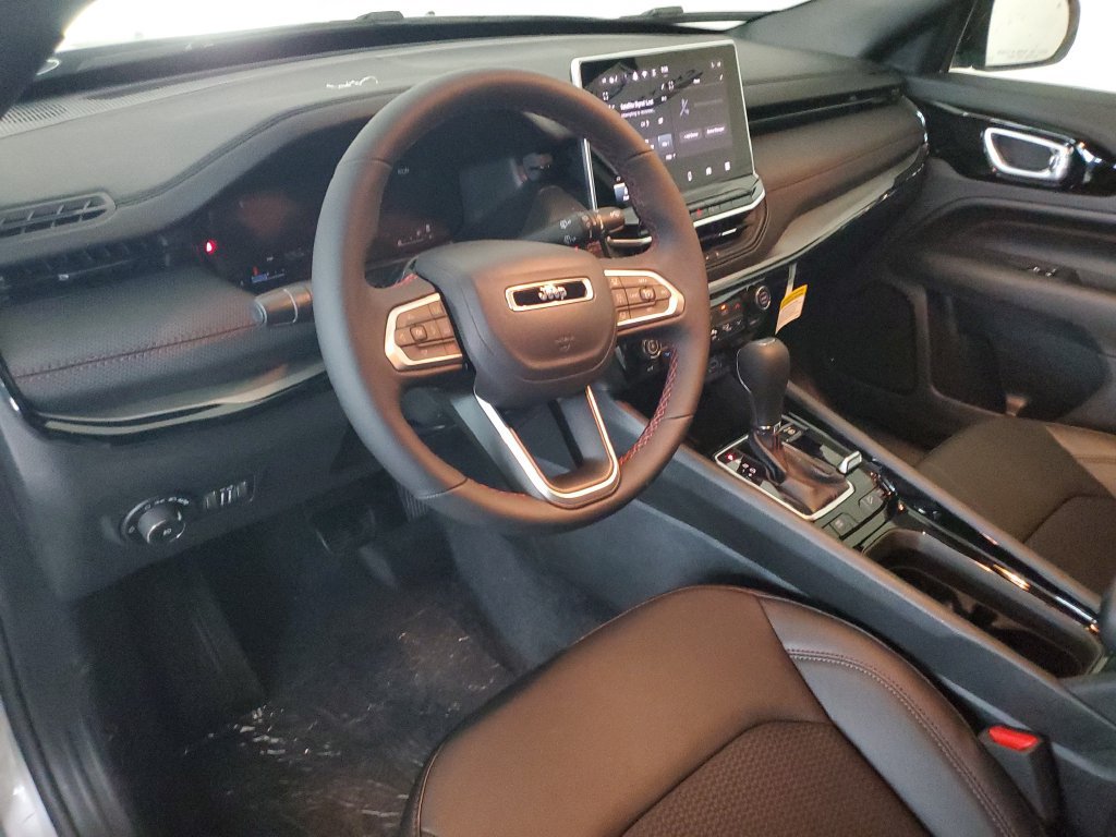 New 2026 Jeep Compass Trailhawk AWD/4WD image 8