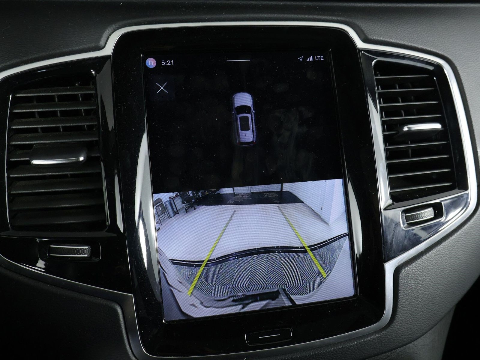 Certified 2023 Volvo XC90 T8 Ultimate AWD/4WD image 13