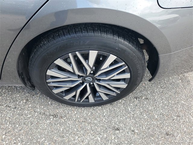 Used 2023 Nissan Altima 2.5 SV image 5