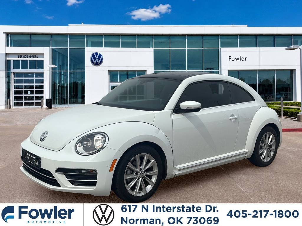 Used 2018 Volkswagen Beetle 2.0T SE FWD image 1