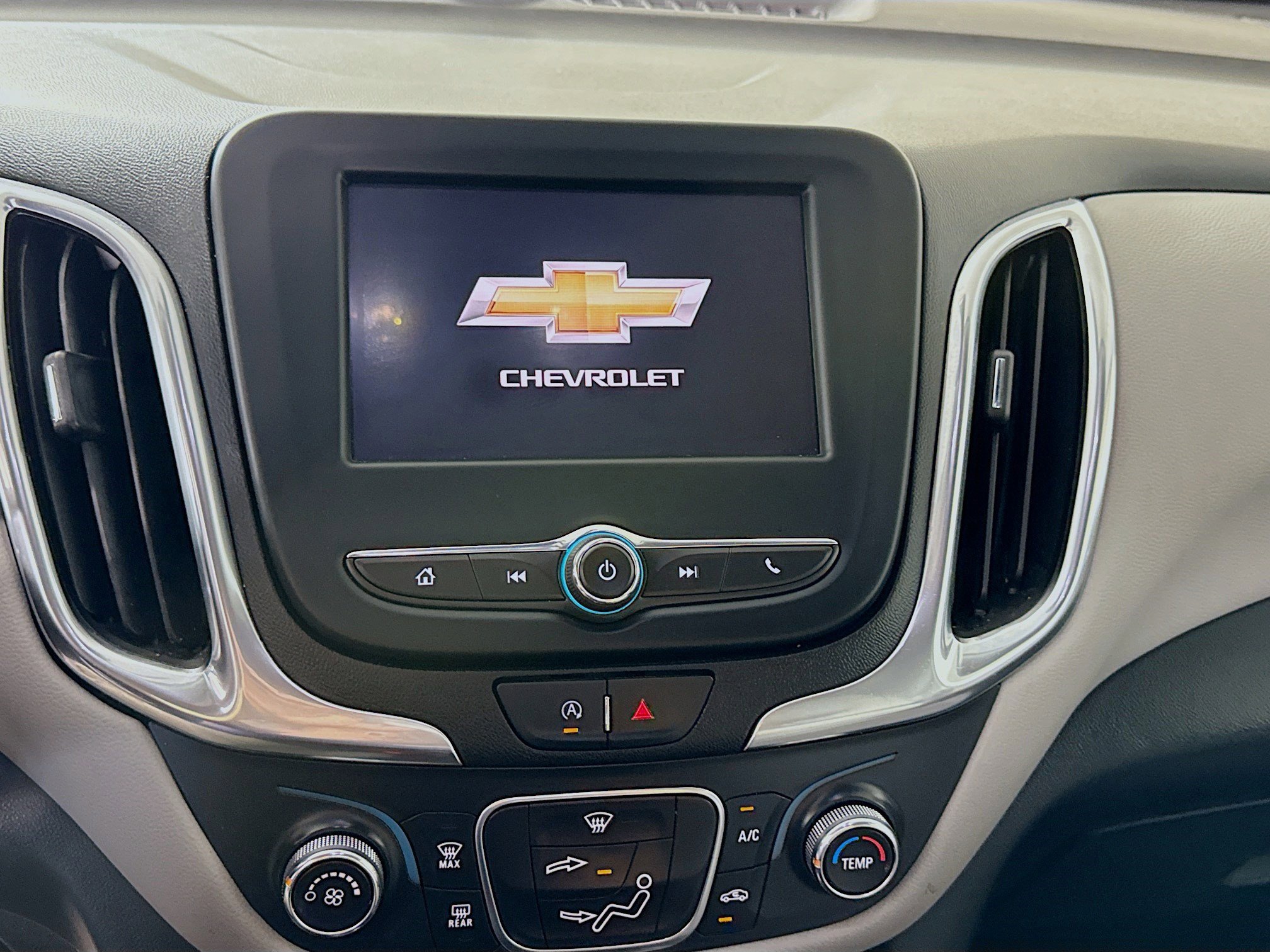 Used 2022 Chevrolet Equinox LS w/ LS Convenience Package image 18