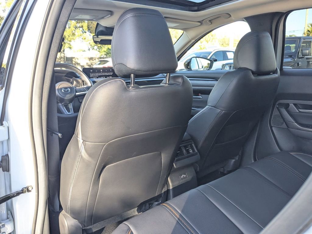 Used 2025 MAZDA CX-50 AWD 2.5 Hybrid w/ Premium Pkg image 22