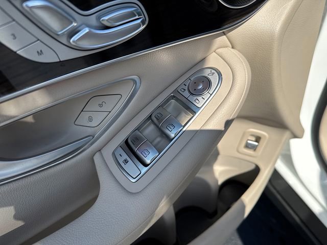 Used 2022 Mercedes-Benz GLC 300 GLC 300 image 17