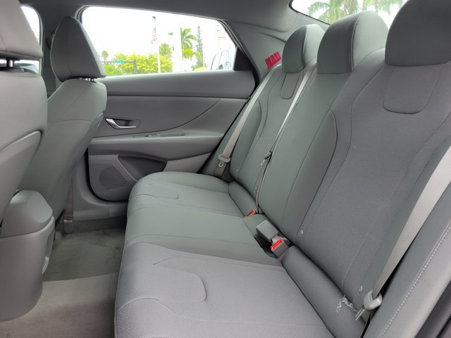 New 2026 Hyundai Elantra SE FWD image 7