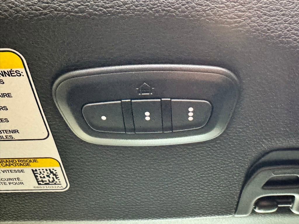 Used 2024 Jeep Wrangler Unlimited Rubicon AWD/4WD image 21