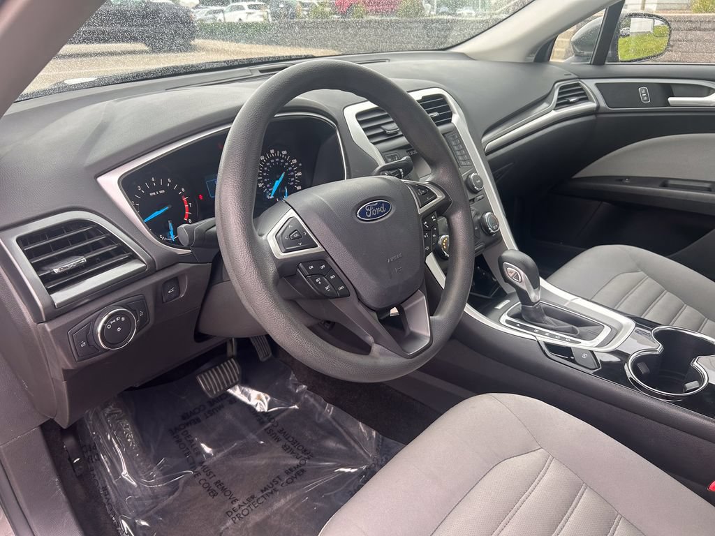 Used 2014 Ford Fusion S FWD image 9