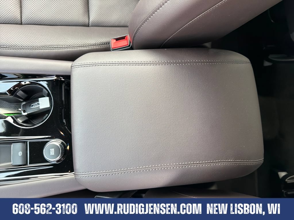 Used 2026 Ford Explorer Platinum w/ LUX Leather Package AWD/4WD image 25