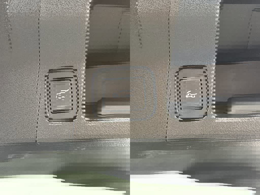 Certified 2022 GMC Acadia Denali w/ Denali Ultimate Package image 25