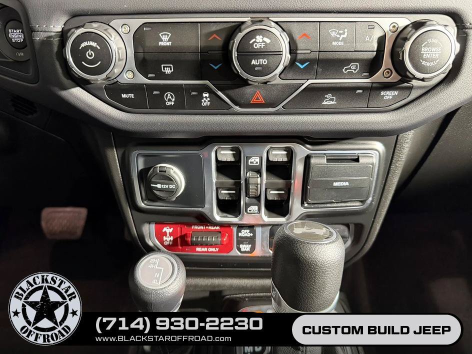 Used 2025 Jeep Wrangler Unlimited Rubicon AWD/4WD image 22