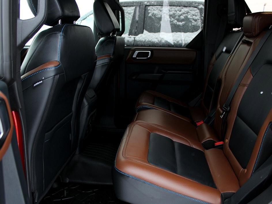 Used 2024 Ford Bronco Outer Banks image 36