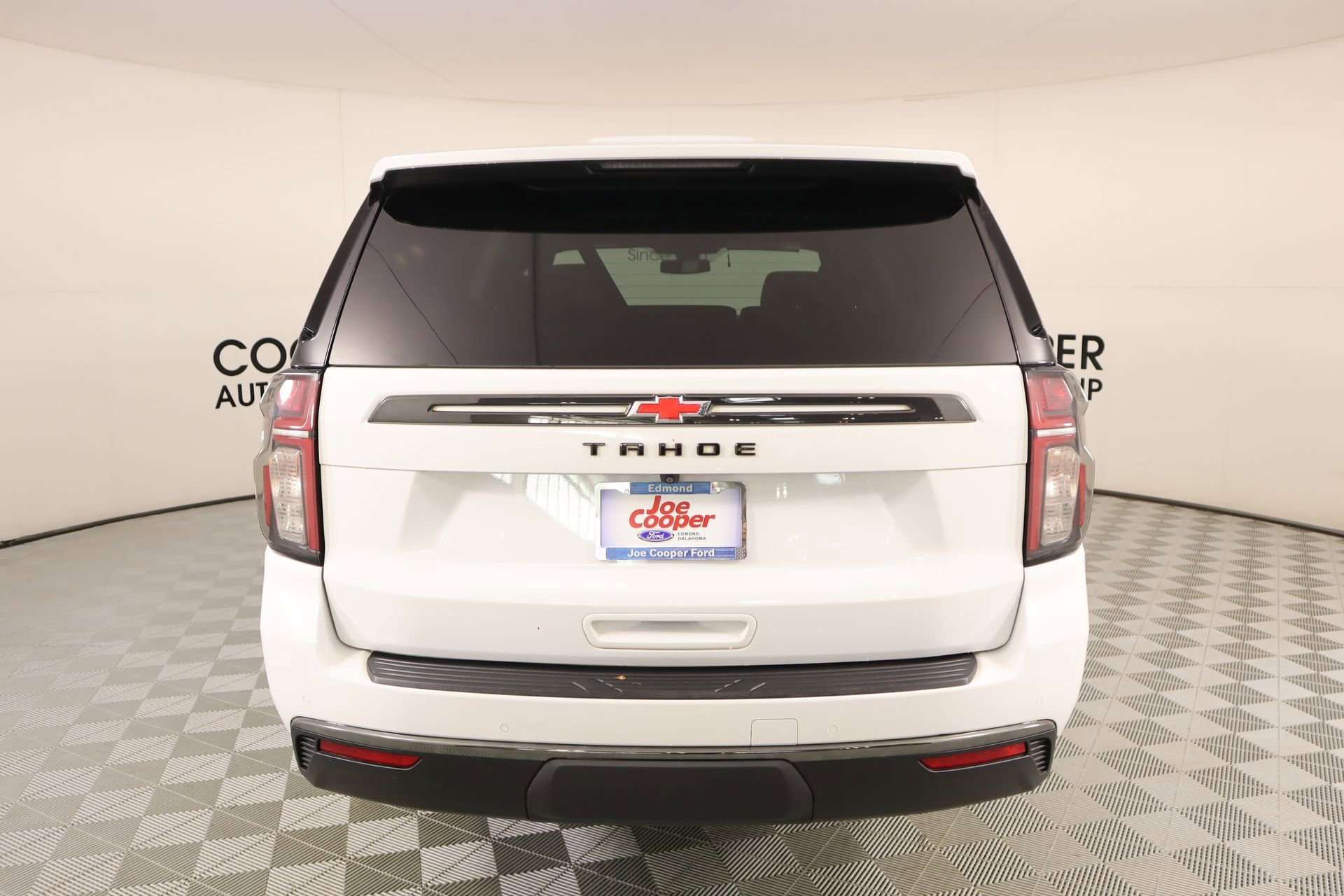 Used 2021 Chevrolet Tahoe Z71 w/ Z71 Signature Package AWD/4WD image 23