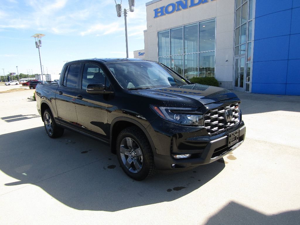 Used 2024 Honda Ridgeline TrailSport image 3