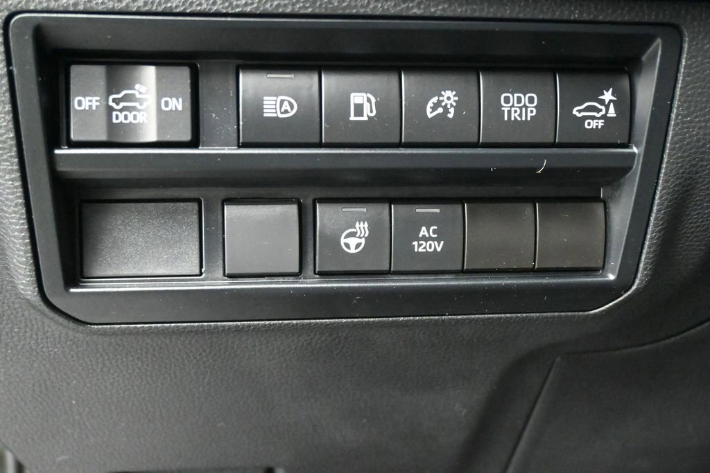 Used 2023 Toyota Tundra Limited AWD/4WD image 6