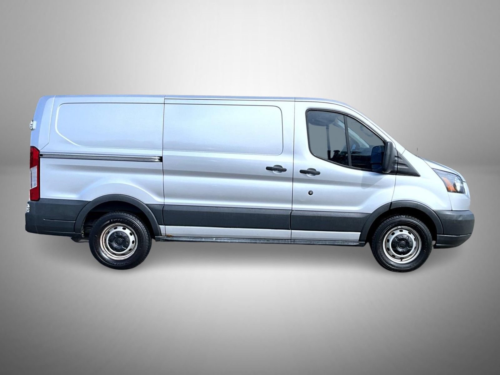 Used 2017 Ford Transit 150 130 Low Roof RWD image 4