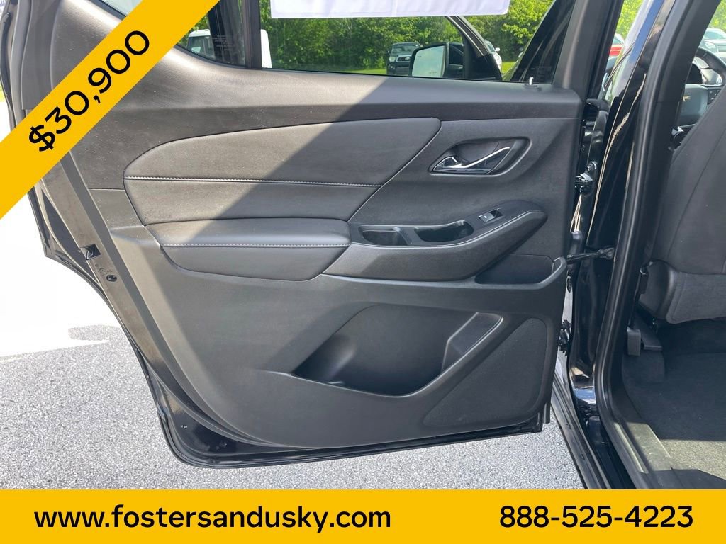 Used 2023 Chevrolet Traverse LT FWD image 16