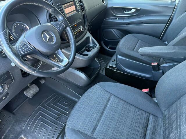 Used 2016 Mercedes-Benz Metris Passenger image 11