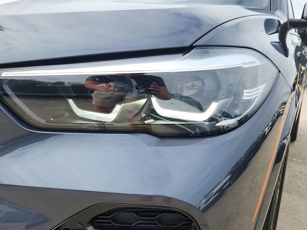 Used 2022 BMW X5 xDrive40i w/ M Sport Package image 8