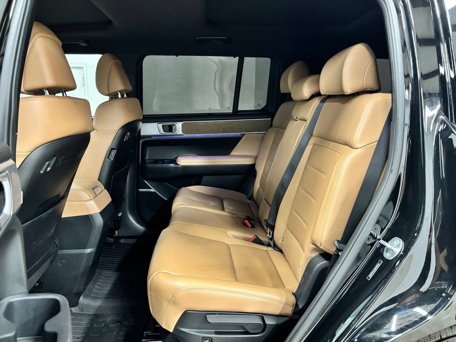Used 2025 Hyundai Santa Fe Limited FWD image 20