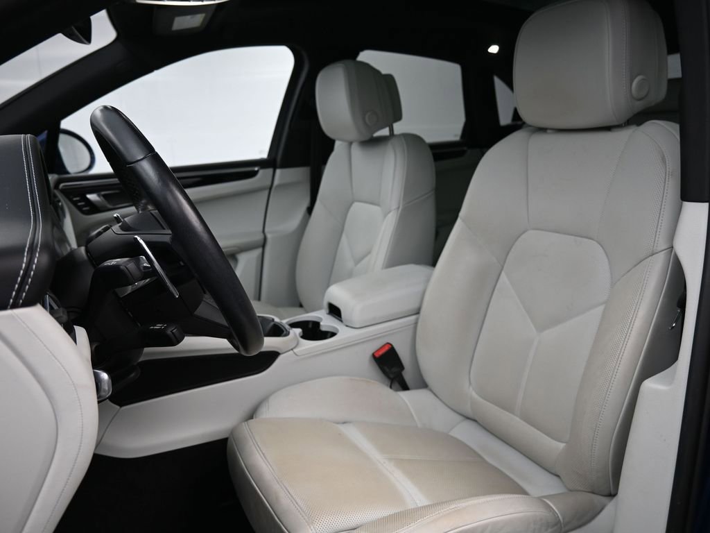 Certified 2022 Porsche Macan S image 5
