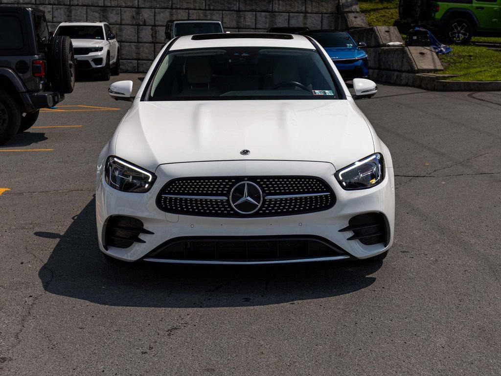 Used 2022 Mercedes-Benz E 350 4MATIC Sedan image 2