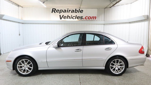 Used 2007 Mercedes-Benz E 350 4MATIC Sedan image 1