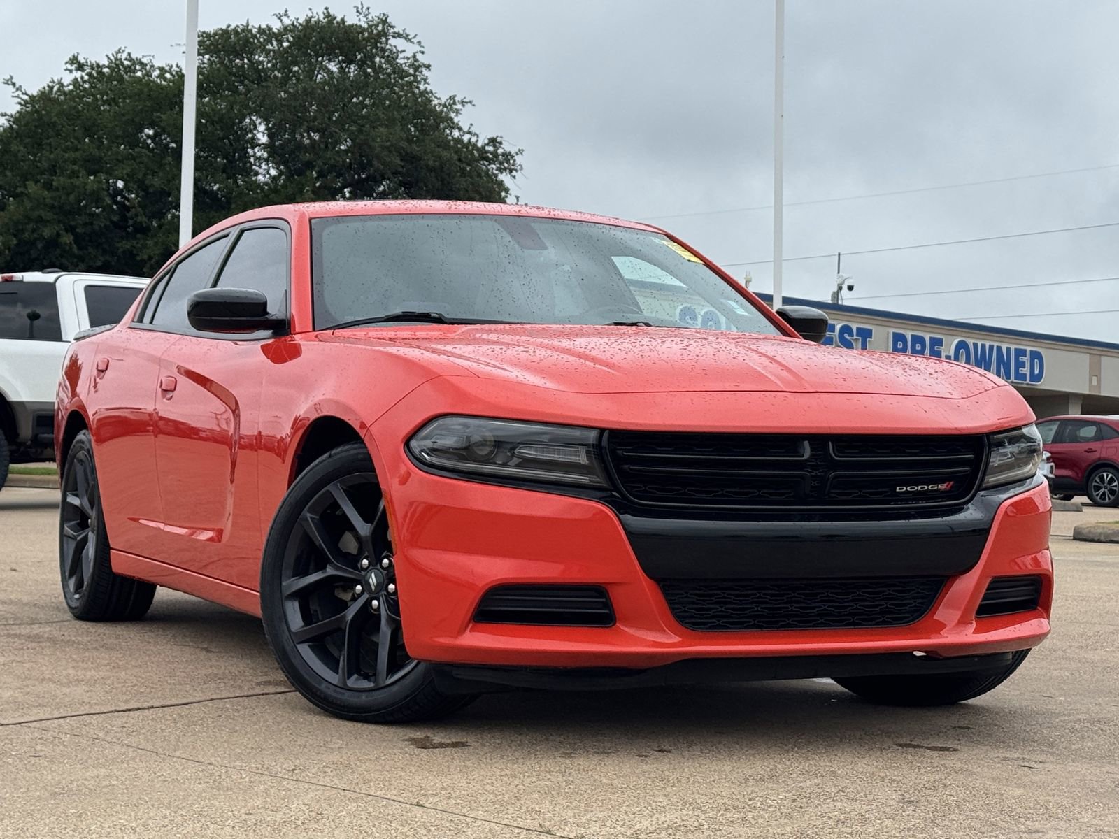 Used 2021 Dodge Charger SXT w/ Plus Group RWD image 2