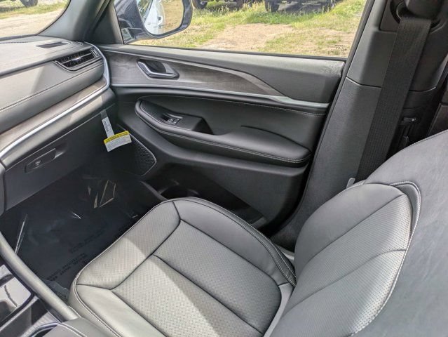 New 2026 Jeep Grand Cherokee L Limited AWD/4WD image 19