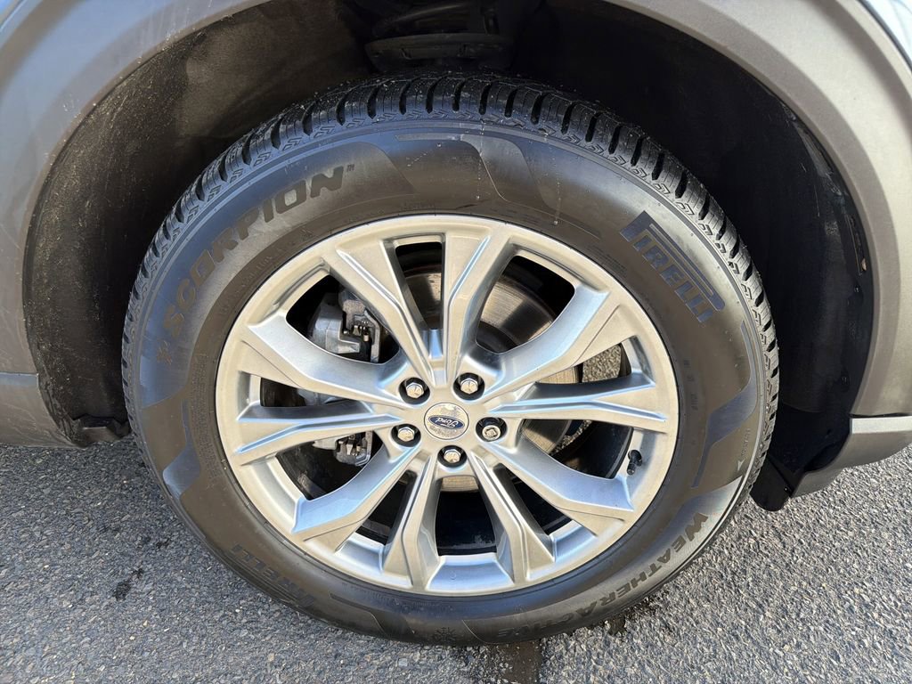 Used 2020 Ford Explorer XLT w/ Equipment Group 202A image 34