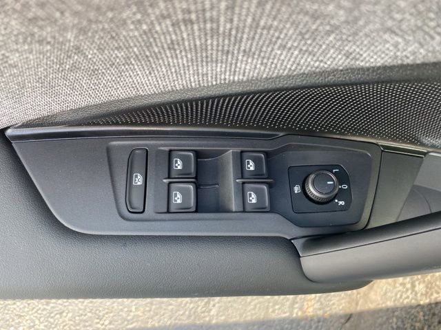 Used 2025 Volkswagen Tiguan S AWD/4WD image 18