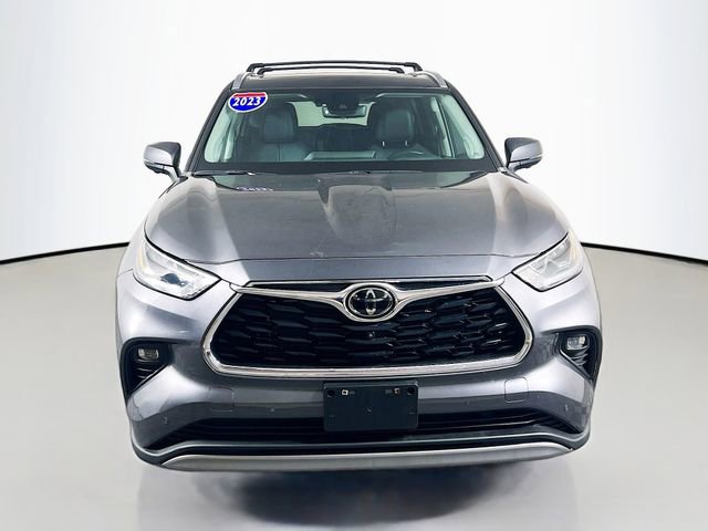 Used 2023 Toyota Highlander Platinum image 3