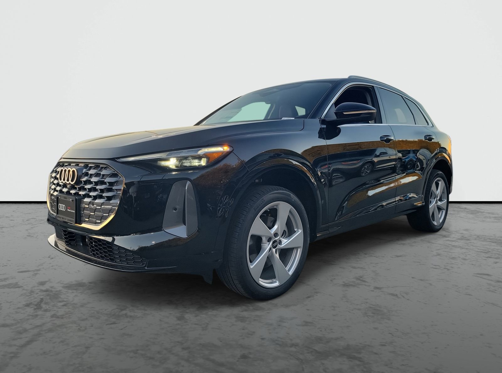 New 2025 Audi Q5 Premium Plus image 2